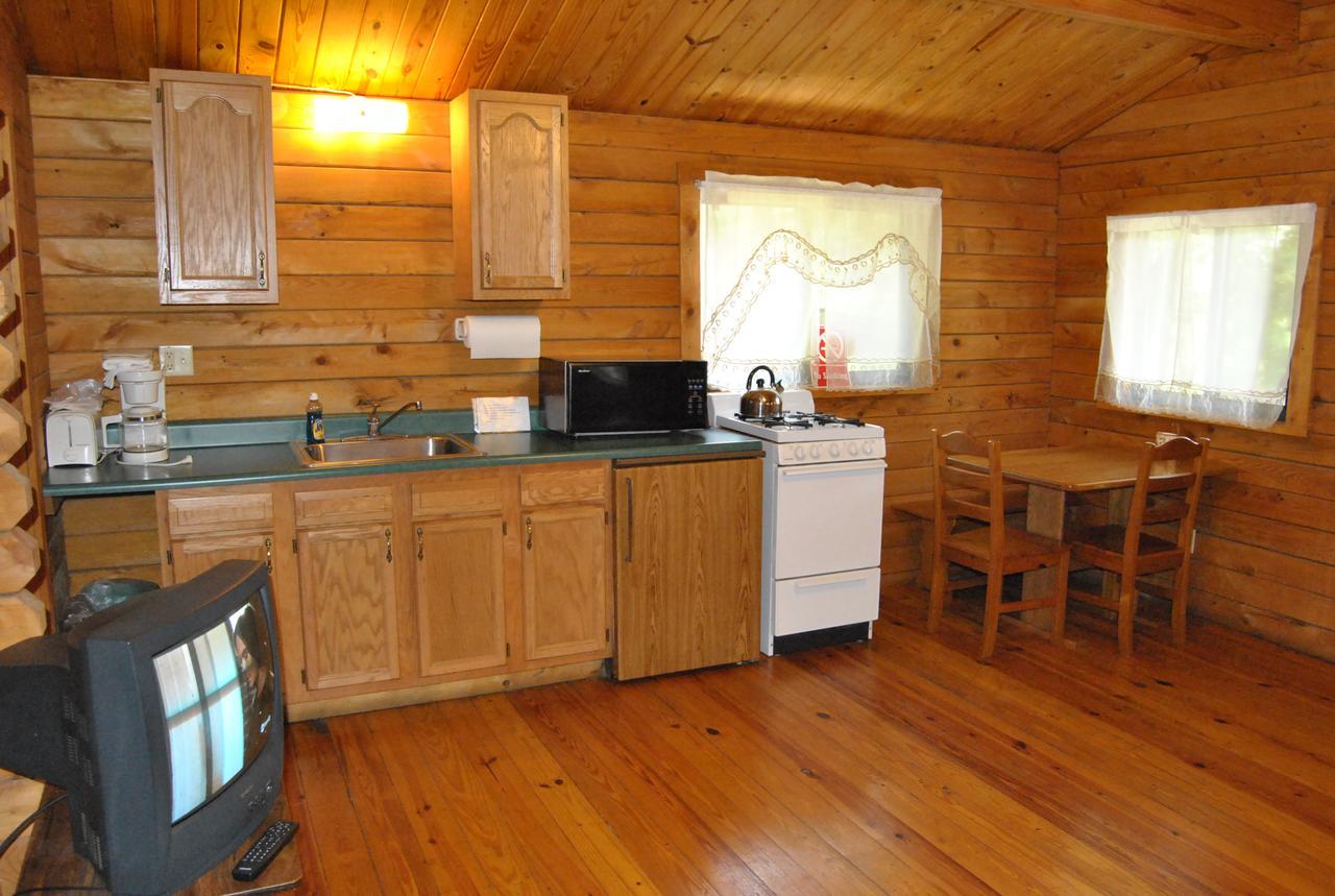 Robin Hill Camping Resort One-Bedroom Cottage 8 Lenhartsville Eksteriør billede