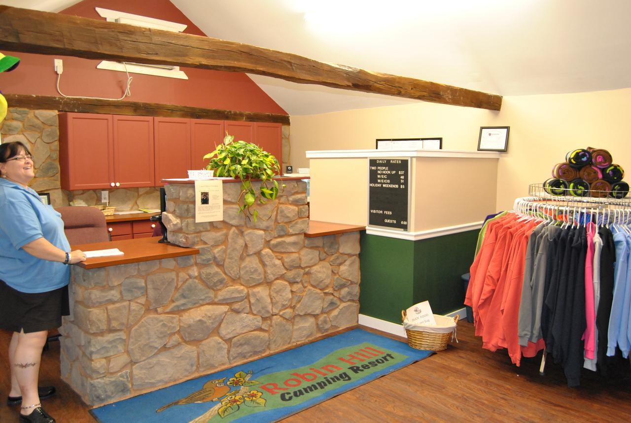 Robin Hill Camping Resort One-Bedroom Cottage 8 Lenhartsville Eksteriør billede